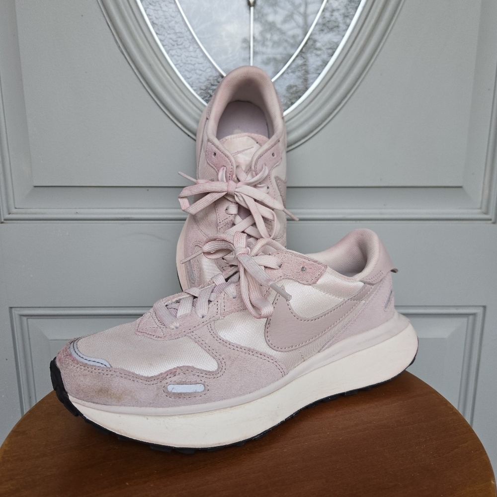 Nike Phoenix Waffle Pink Sneakers